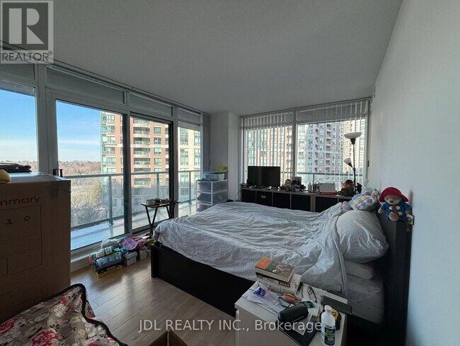 Photo du bâtiment - 5500 Yonge St