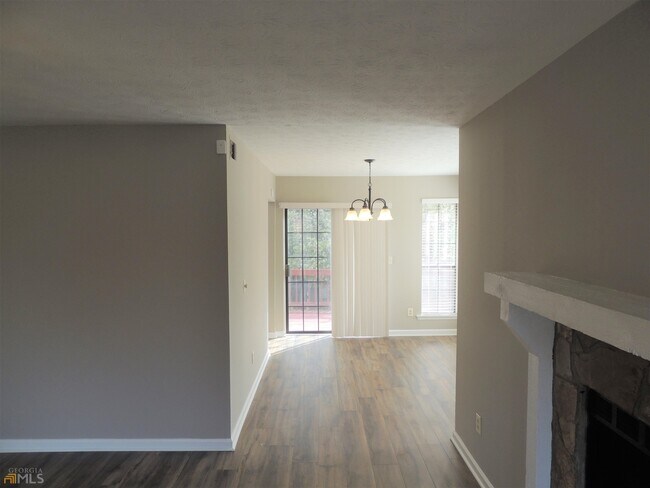 Building Photo - 883 Heritage Oaks Dr