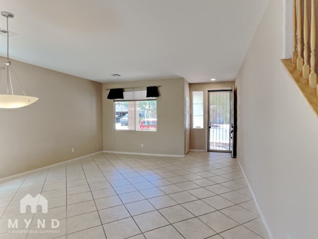 Building Photo - 2728 La Porte Ct