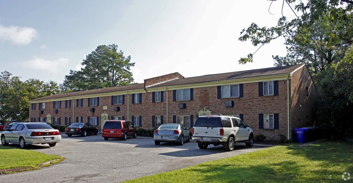 Primary Photo - Governor Bosely Apartments