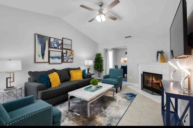 Photo - Renovated 2 bedroom Unit House