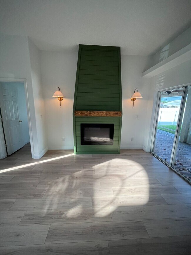 Foto del edificio - Convenient 3/2/2 PSL Home with Backyard Oa...