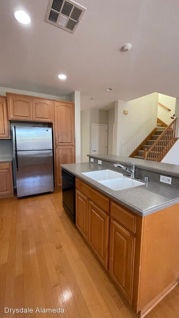 Building Photo - 2 br, 2.5 bath House - 1128 Hillery Way