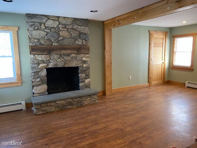 Building Photo - 3 br, 1 bath House - 1189 Quarry Hill Road