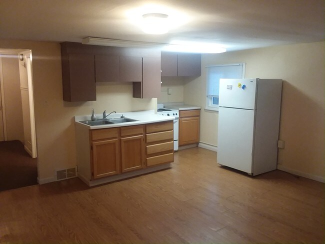 Building Photo - 603 5th Ave E