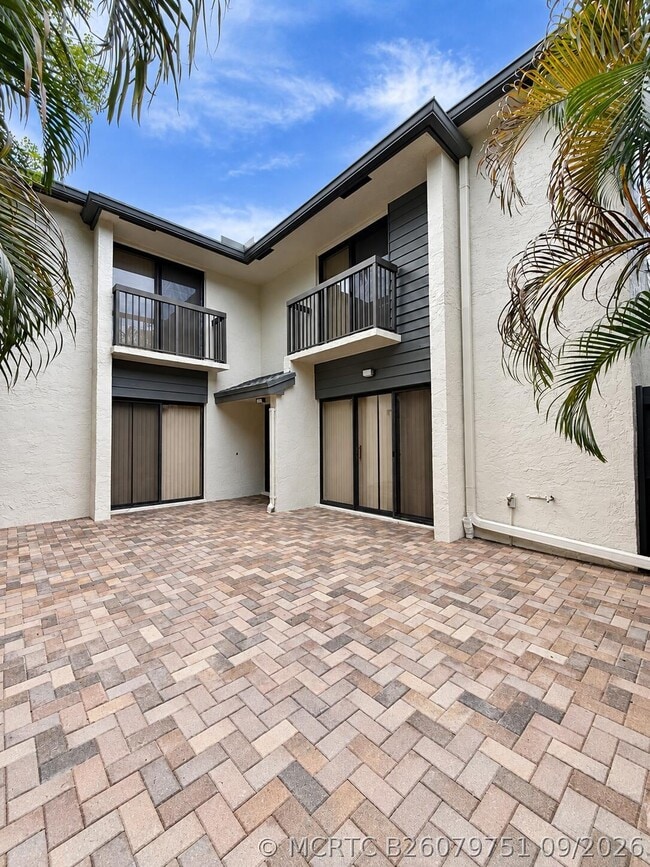 Building Photo - 3205 Cocoplum Cir