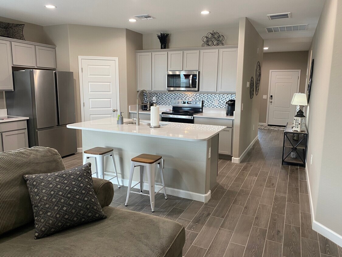Foto principal - 24085 W Ripple Rd
