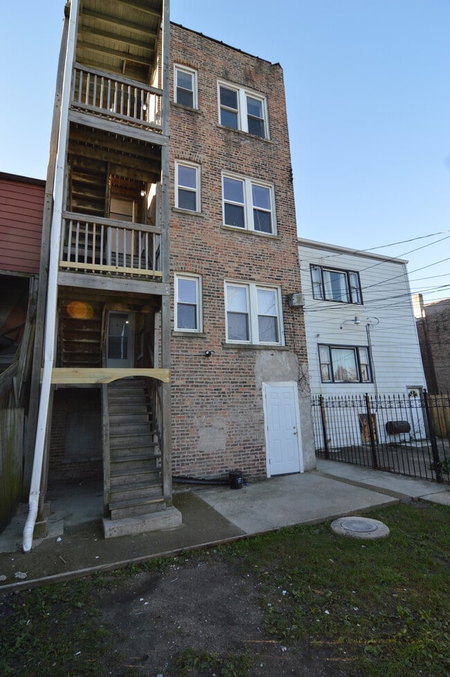 Building Photo - 3422 W Grenshaw St