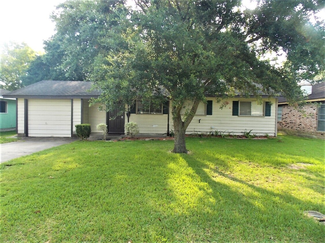 165 Smelker St, Beaumont, TX 77707 House Rental in Beaumont, TX