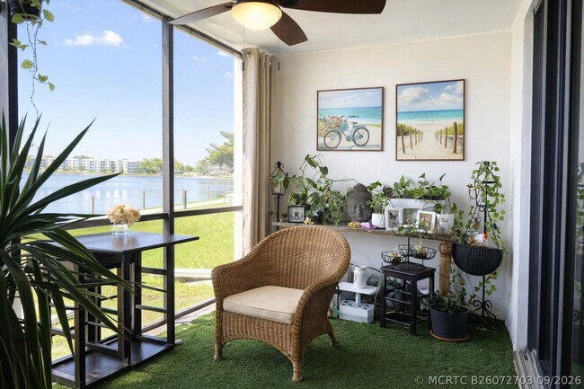 Foto del edificio - 110 Lake Emerald Dr