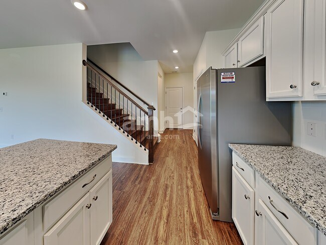 Foto del edificio - 2008 Bennett Dr