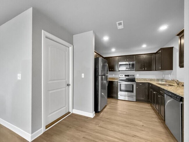 Foto del edificio - 208 SW Marigold St