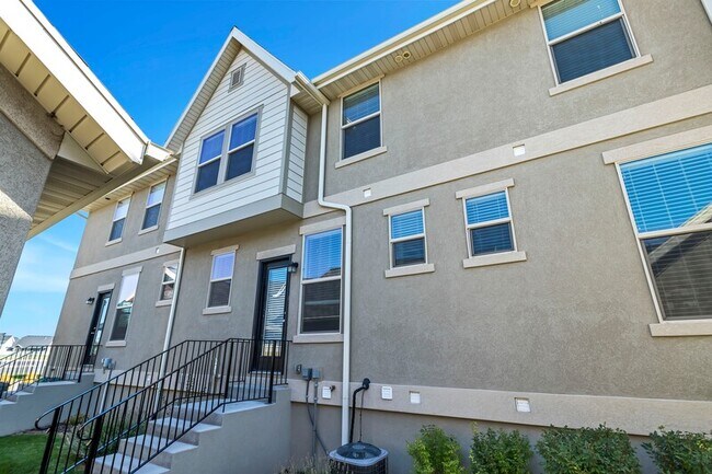 Foto del edificio - 2083 Crescent Row