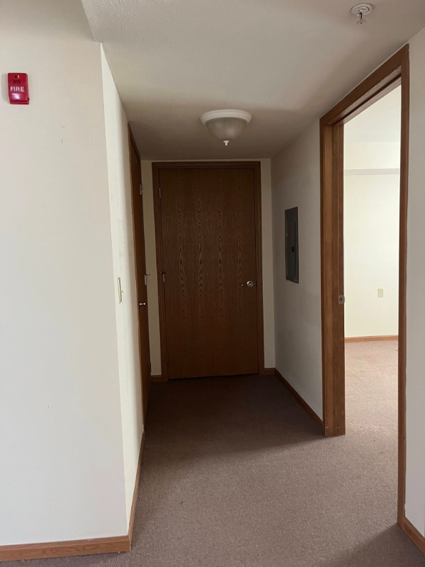 Building Photo - 185 Elk Village Dr