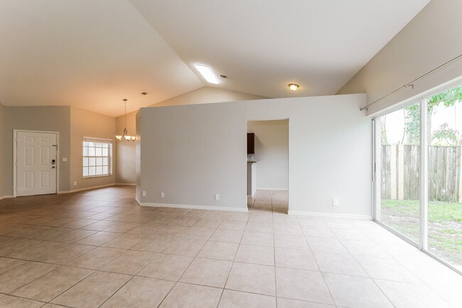 Building Photo - 180 Heatherwood Dr