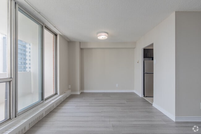 2 chambres, 1 salle de bain - 84 m² - Salle à manger - 545 & 555 Sherbourne