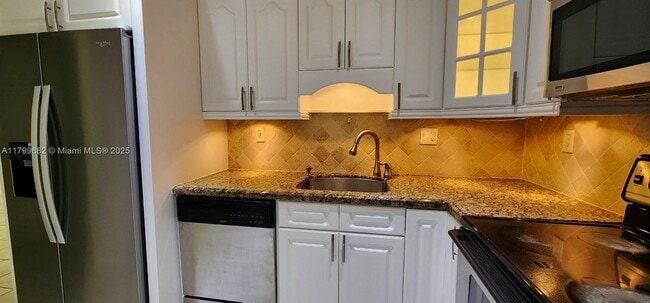 Building Photo - 7480 Miami Lakes Dr