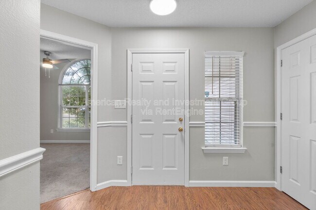 Foto del edificio - 993 John Wayne Cir