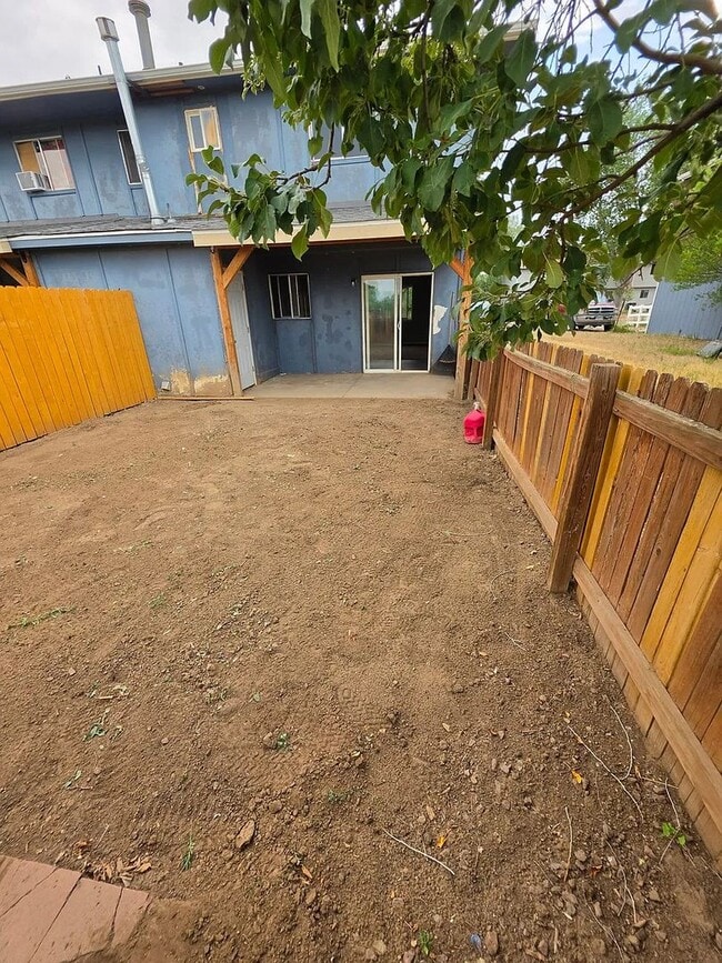 Building Photo - 405 Loma Linda Dr