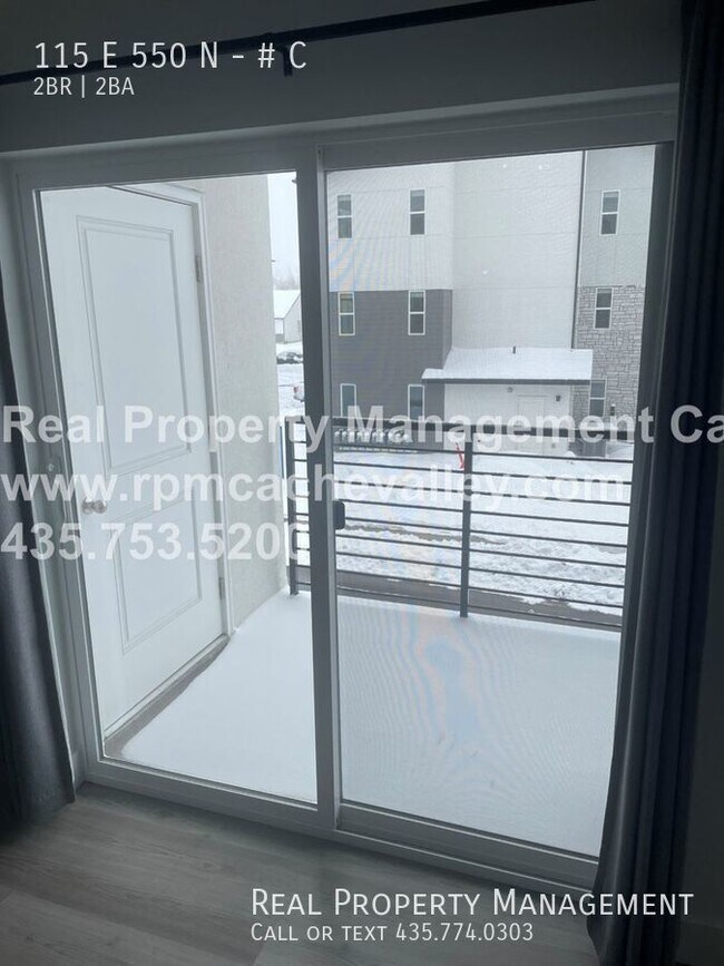Building Photo - Brand New Stunning 2 br. in the Vineyard C...