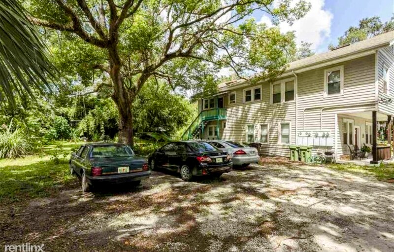 14 Davis St, St. Augustine, FL 32084 Room for Rent in St. Augustine