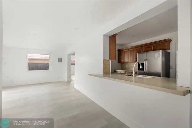 Building Photo - 4005 NW 76th Ave