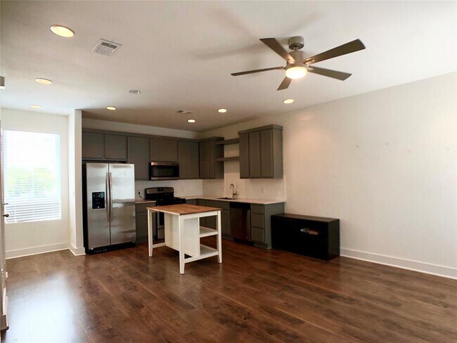 Foto del edificio - 3007 E 12th St