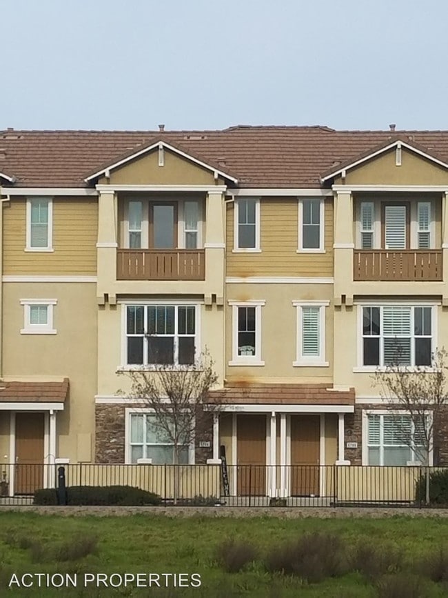 Building Photo - 6264 Lonetree Blvd
