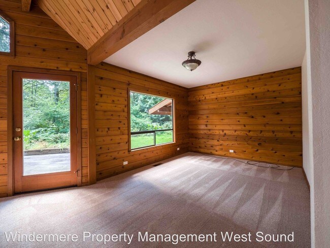 Building Photo - 5209 NE Forest Glade Ln