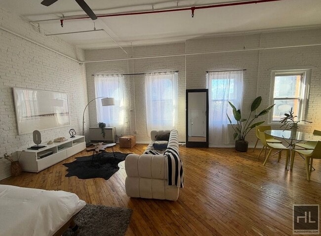 Building Photo - LINCOLN AVENUE