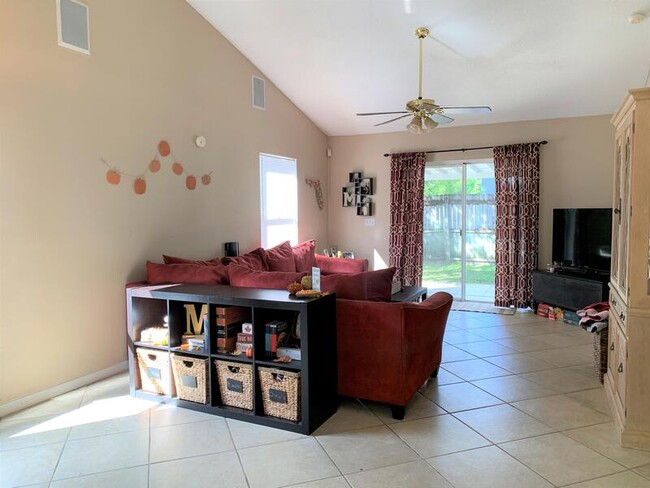 Building Photo - 1742 Circe Lake Ct