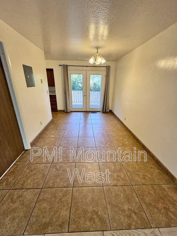 Foto del edificio - 1324 Lincoln Ave