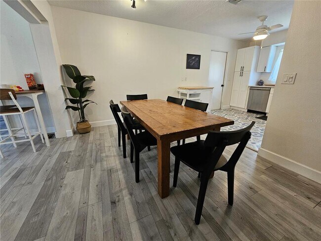 Foto del edificio - 6442 Colonial Dr