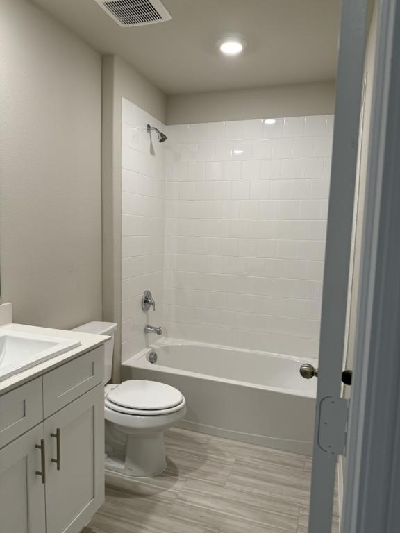 Foto del edificio - 448 Kaufman Dr