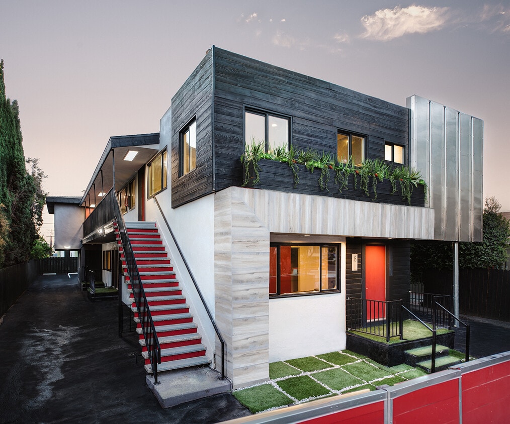 Photo - 1321 W 36th Pl (Los Angeles, CA)