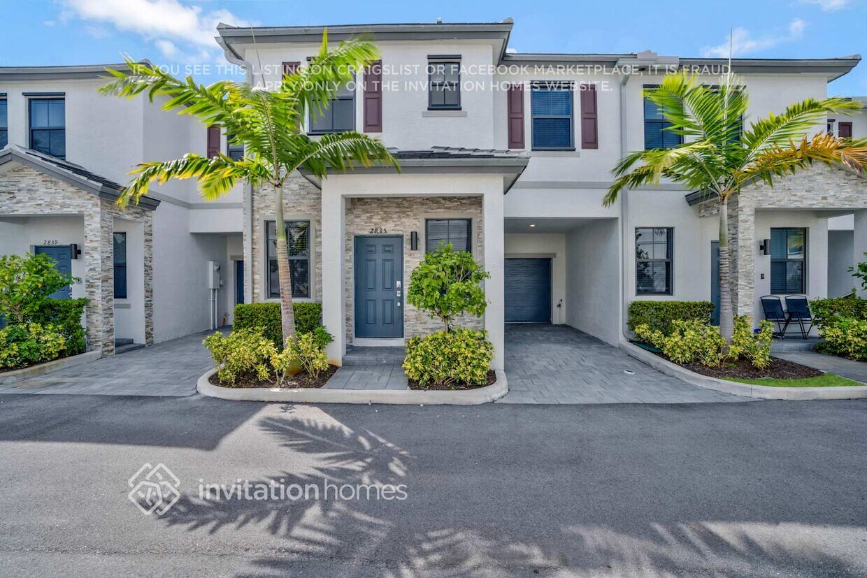 Foto principal - 2835 SW 16th Terrace