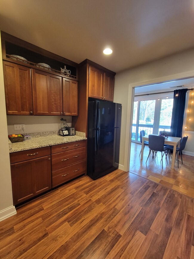 Entry into dining area - 22 Cross Keys Rd