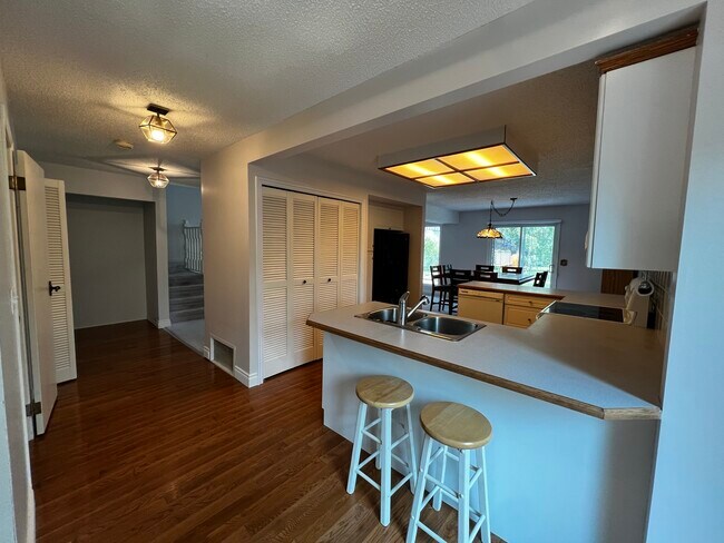 Photo du bâtiment - 10824-10102 102 St