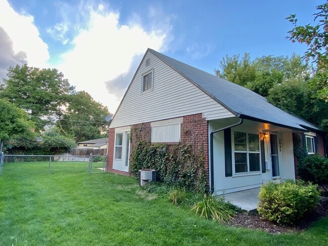 Photo - 2945 S Vine St House