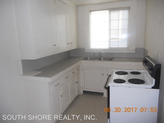 Building Photo - 514 6TH St