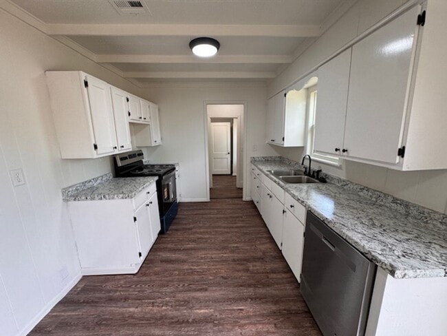 Building Photo - Brand New inside, great neighborhood and large fenced yard!  Call us today to make this your new ...