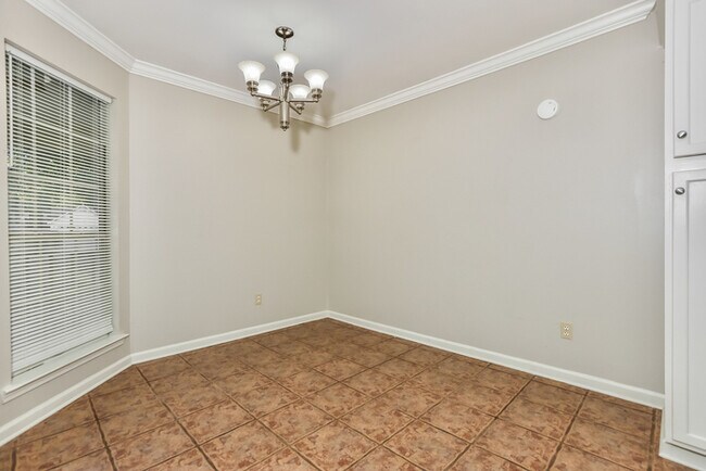 Foto del edificio - 14805 Post Oaks Pl