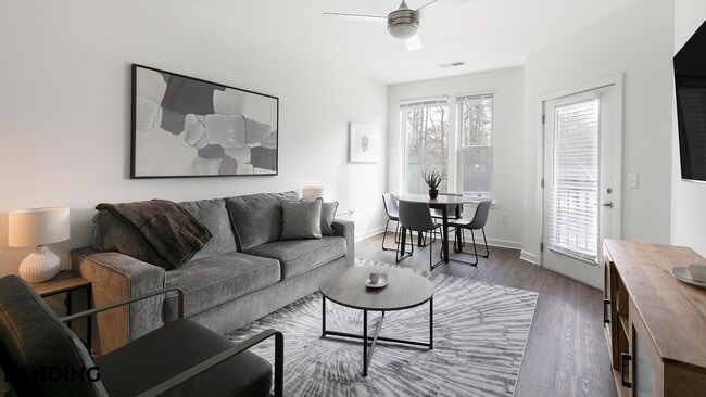 Building Photo - 2110 Birkhall St