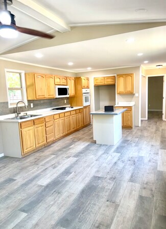 Building Photo - 6345 N Dona Ana Rd