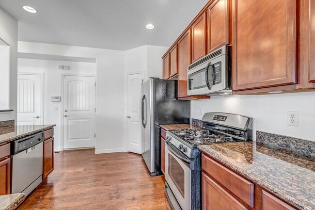 Building Photo - Clean and Spacious Home for Rent-Peyton- 80831