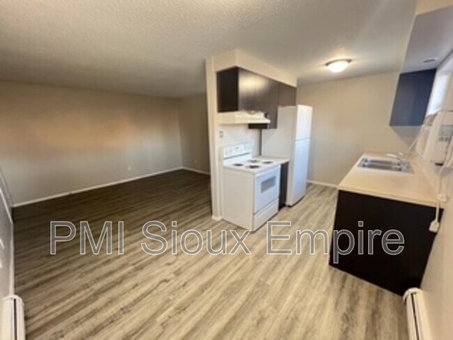 Foto del edificio - 440 S Western Ave