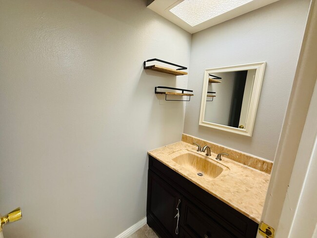 Building Photo - SAN JOSE WEST - Beautifully upgraded townh...