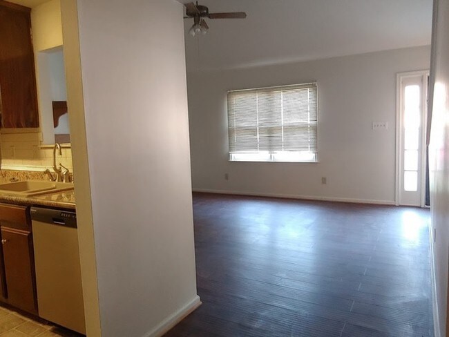 Foto del edificio - 331 Kinsmen Way