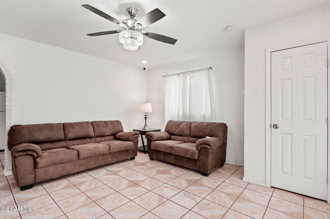 Building Photo - 5812 Delta Dr