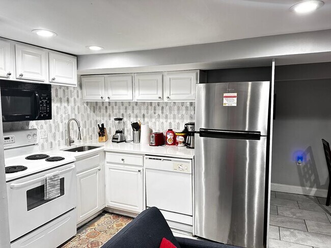 Building Photo - 609 P St NW